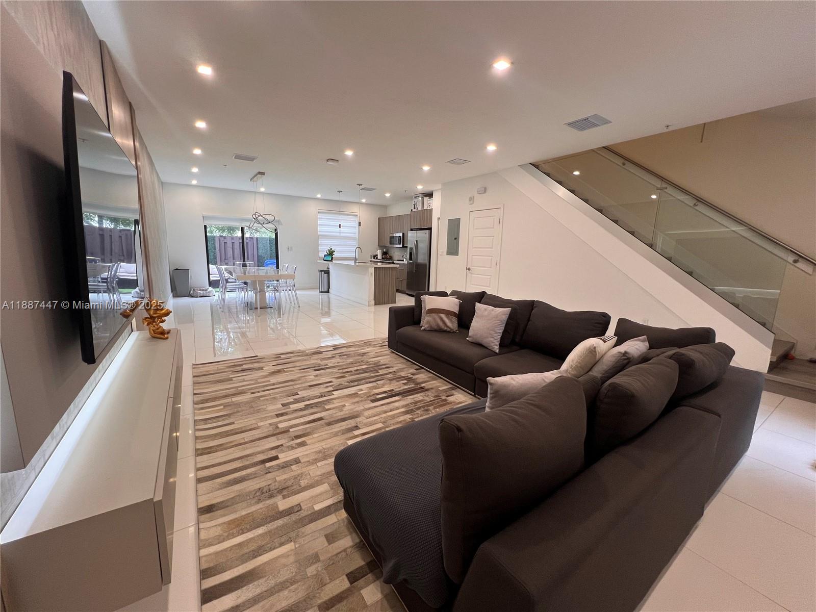 HIGHLAND AT PARK CENTRAL - Residential