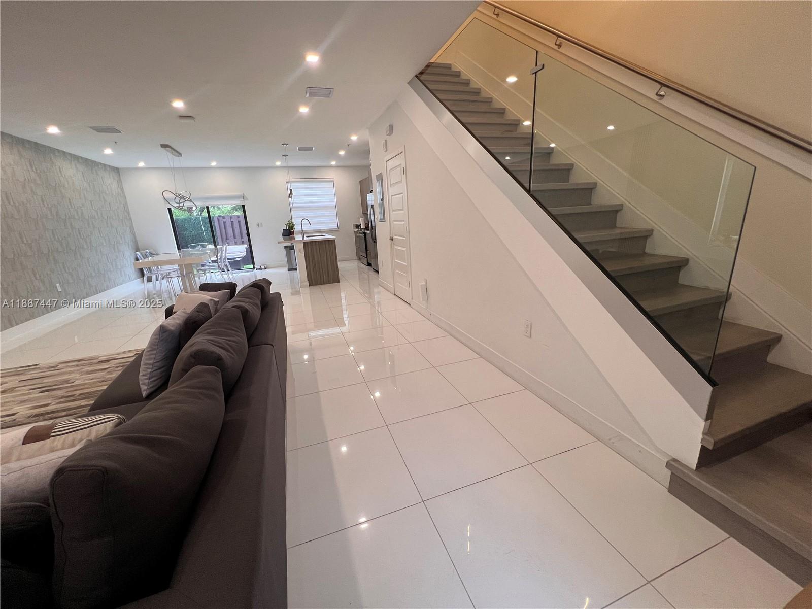 HIGHLAND AT PARK CENTRAL - Residential