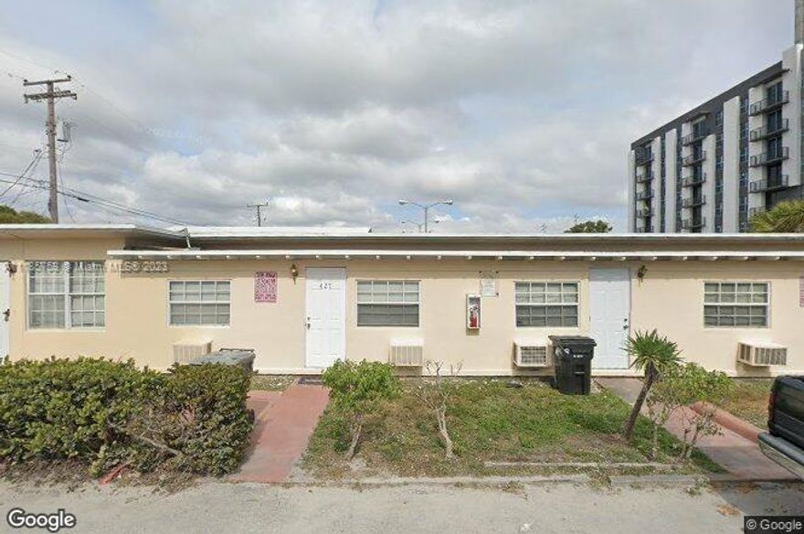 Star Bay Realty is proud to present a great value-add Quad-Plex opportunity located a few blocks from E Sunrise Blvd and US 1. Also close to the fabulous Fort Lauderdale Beaches, and downtown Fort Lauderdale!     

The 4-plex consists of  (2) - 2 bedroom units, and (2) - 1 bedroom units. 

The Quad-Plex sits in the opportunity zone area where a lot of new developments are emerging. 
Excellent opportunity to re-purpose the land and be a part of this fast-growing area.