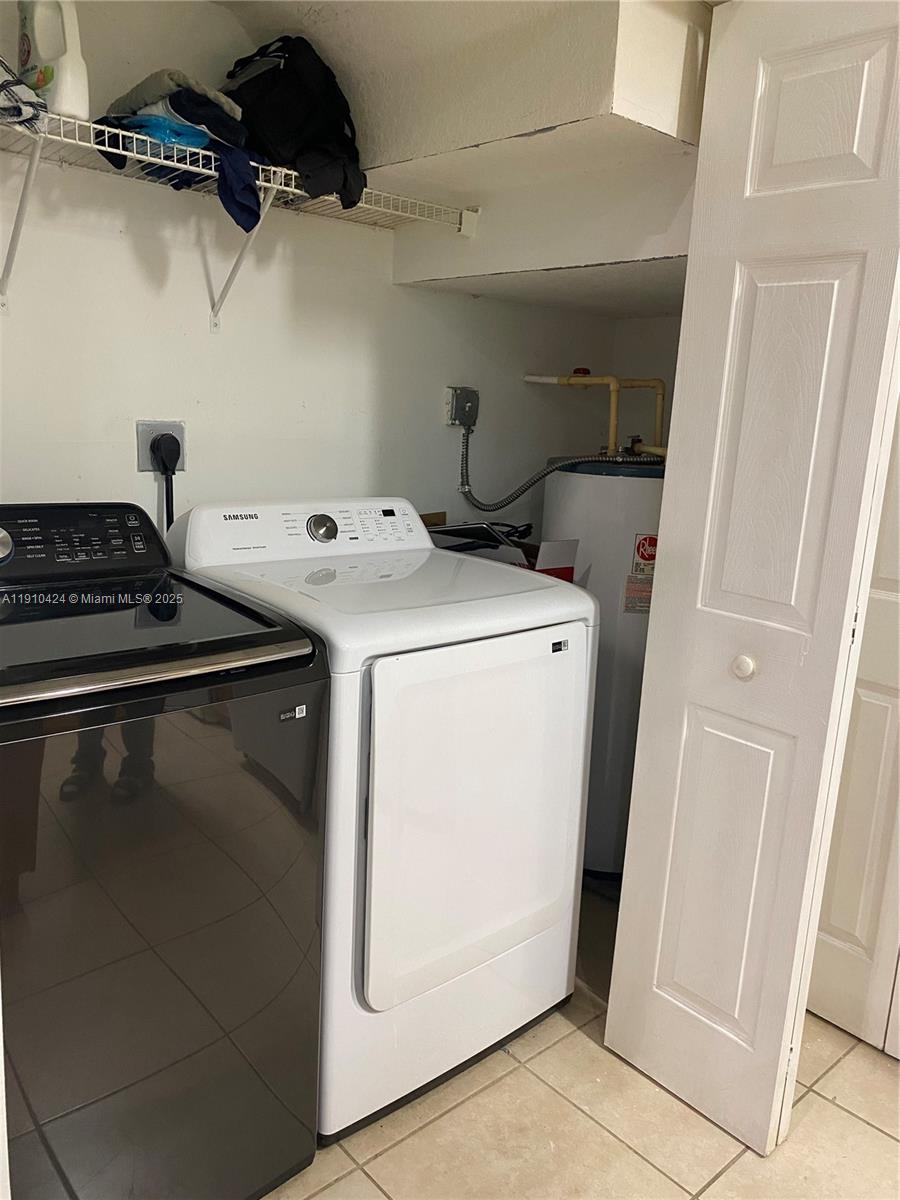 VENETIA GROVE - Residential