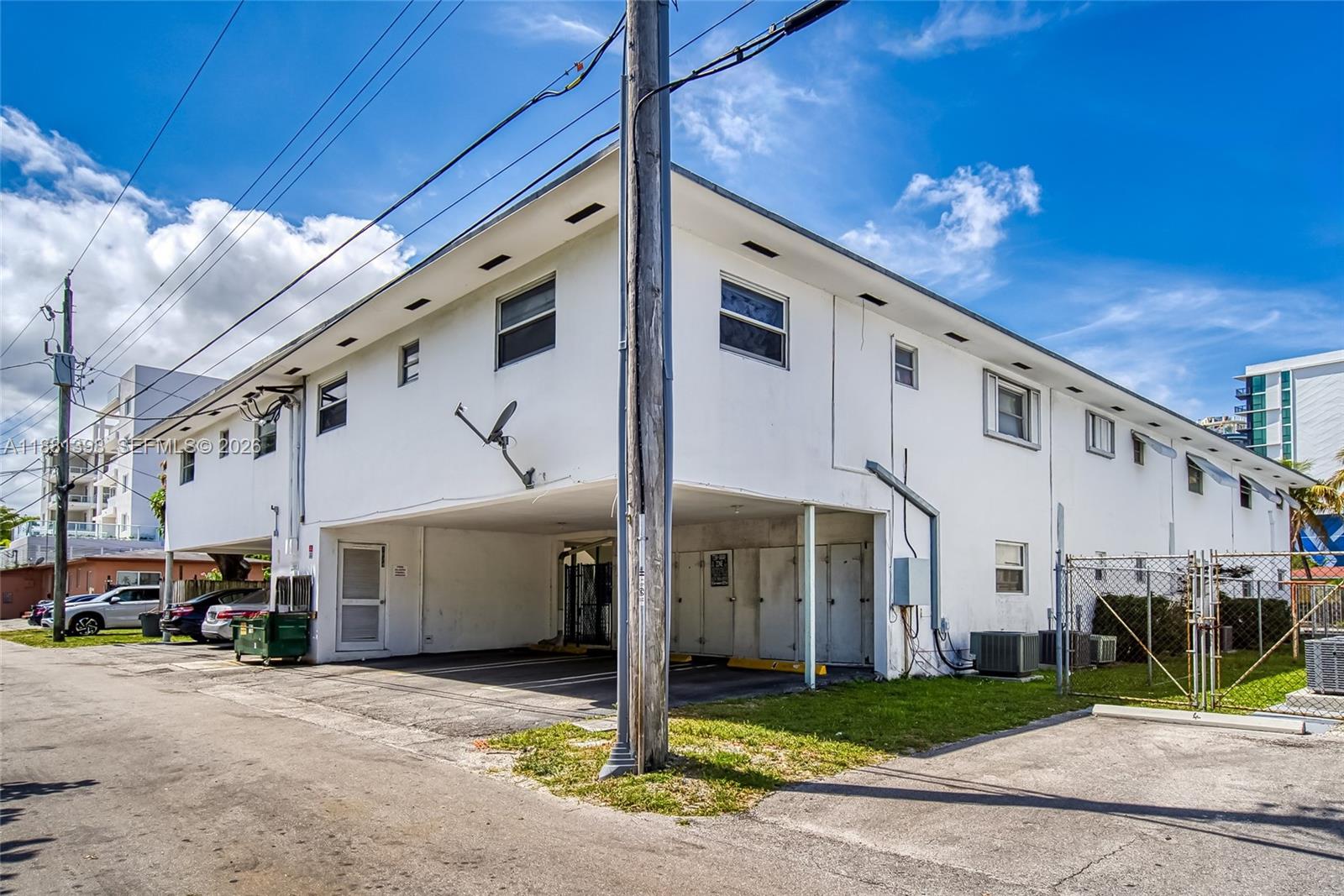 PALMVIEW CONDOMINIUM APAR - Residential