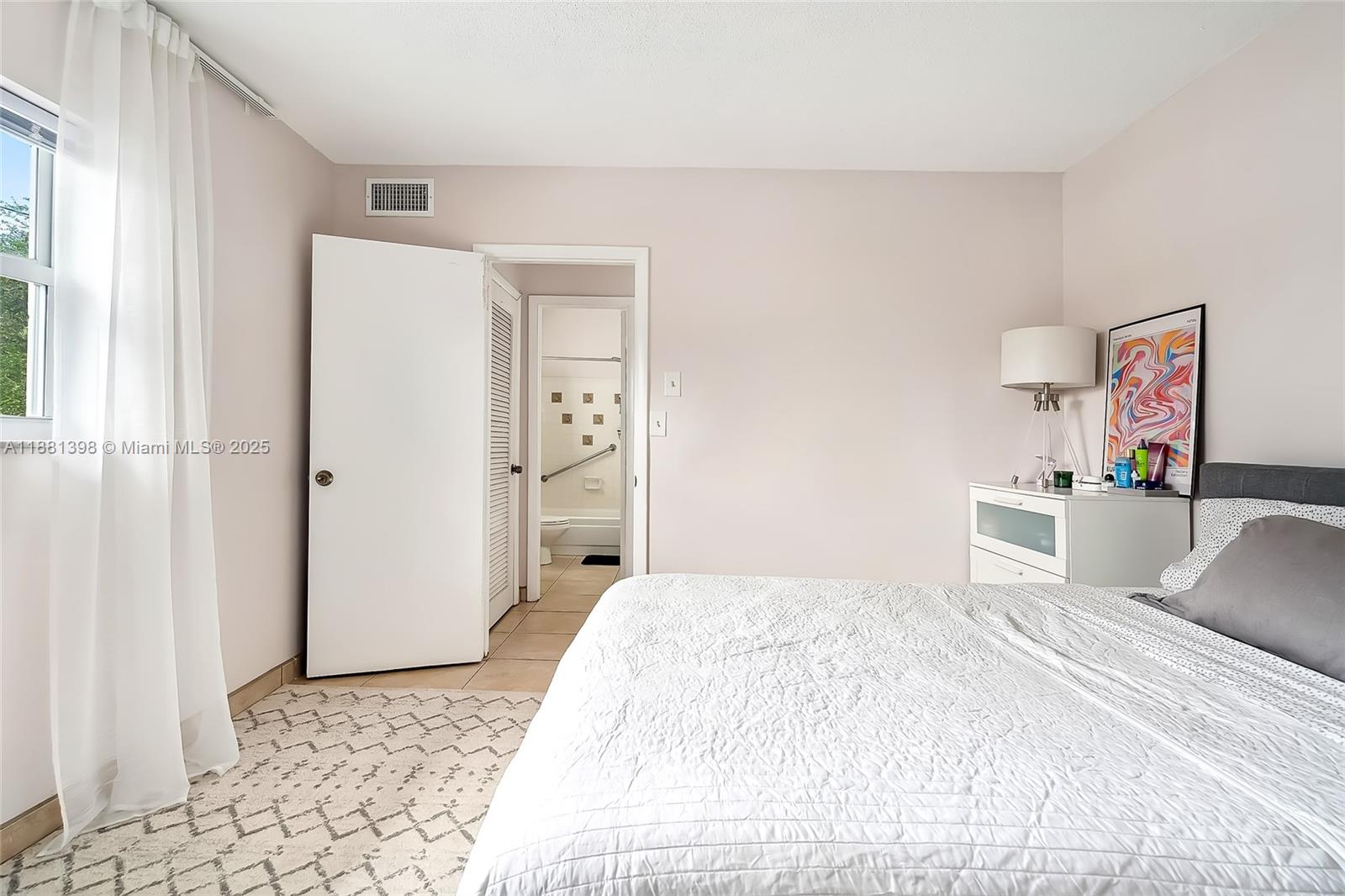 PALMVIEW CONDOMINIUM APAR - Residential