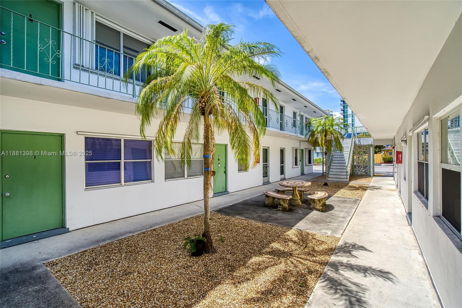 PALMVIEW CONDOMINIUM APAR - Residential