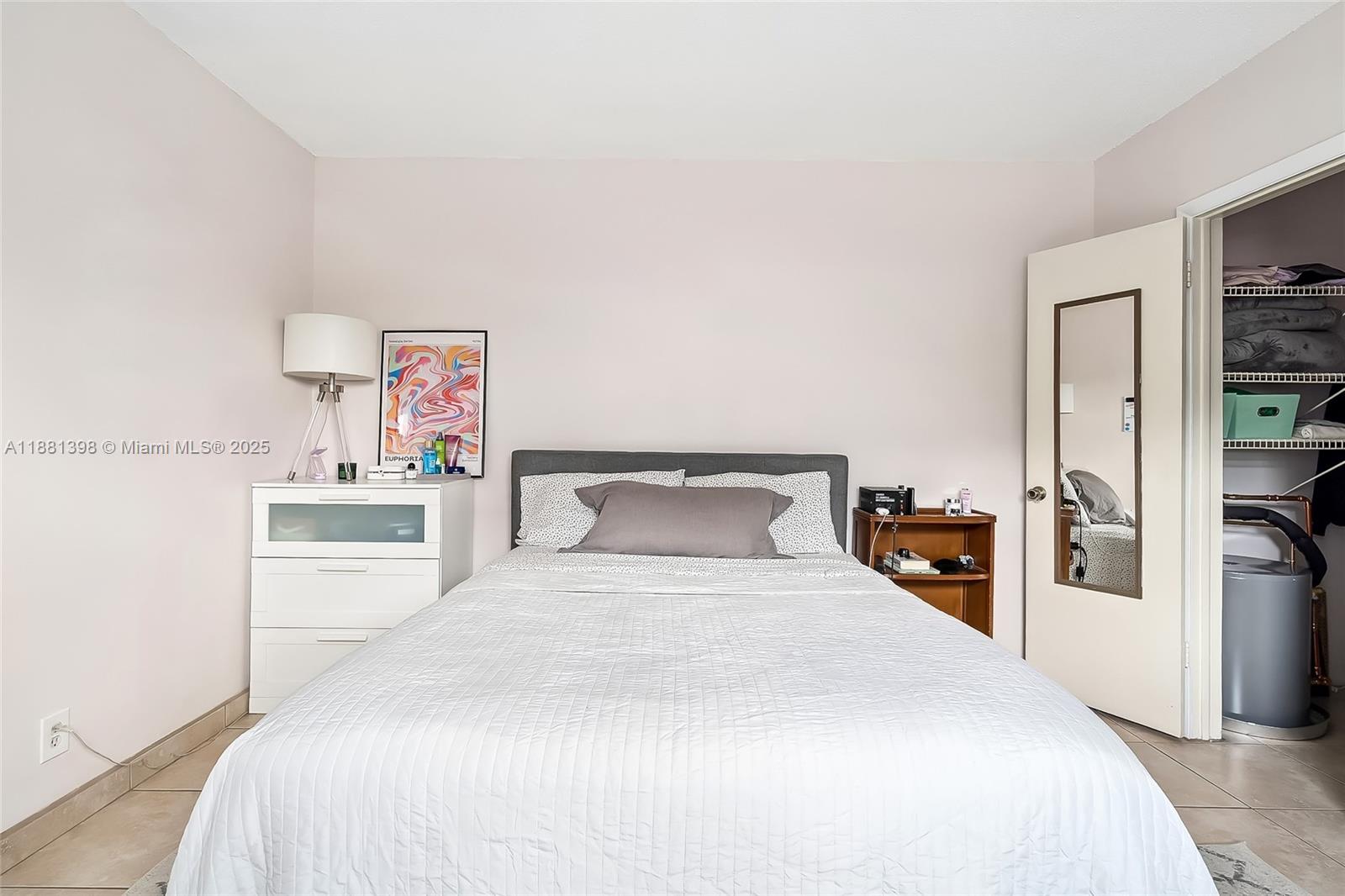 PALMVIEW CONDOMINIUM APAR - Residential