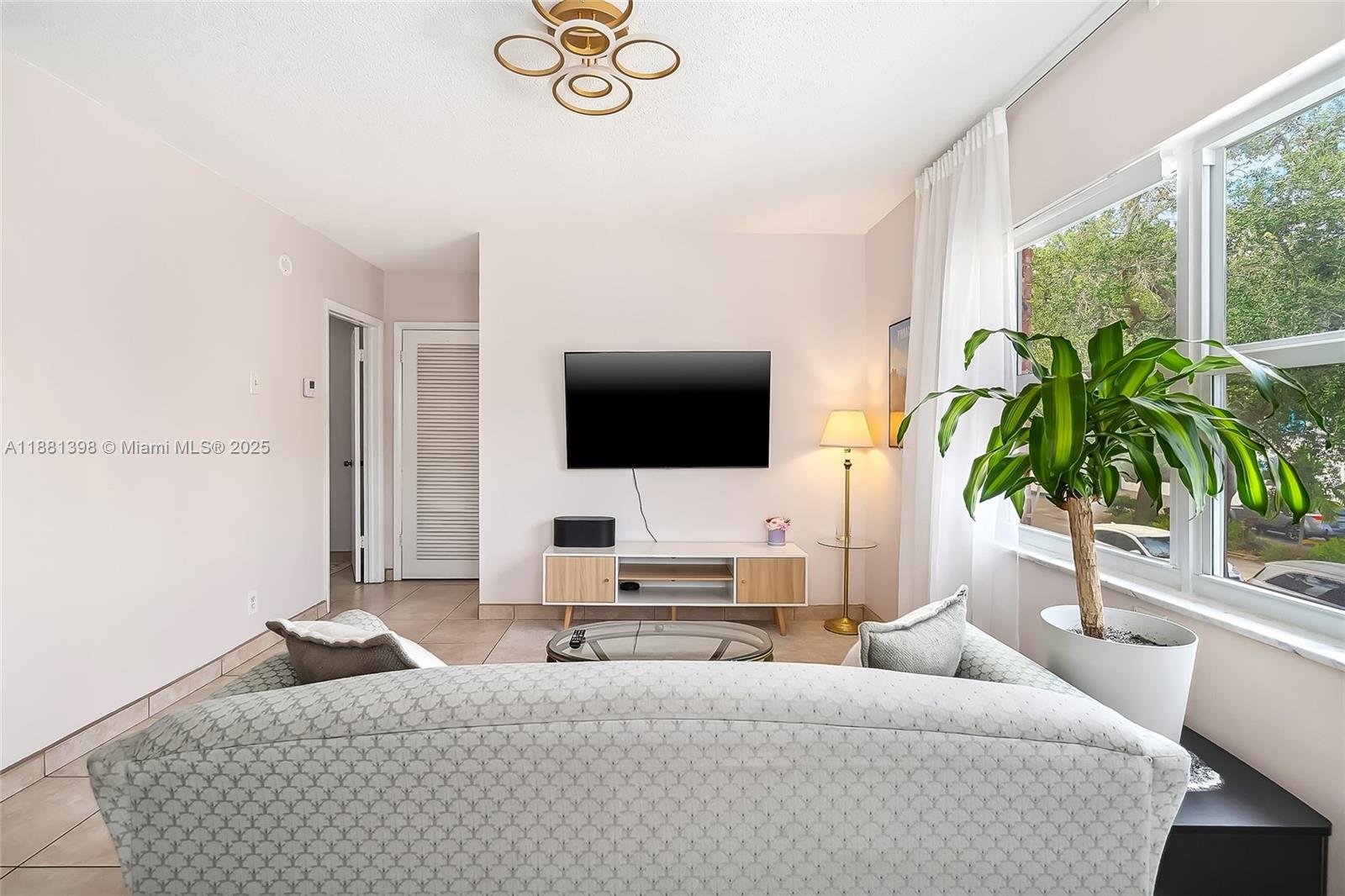 PALMVIEW CONDOMINIUM APAR - Residential