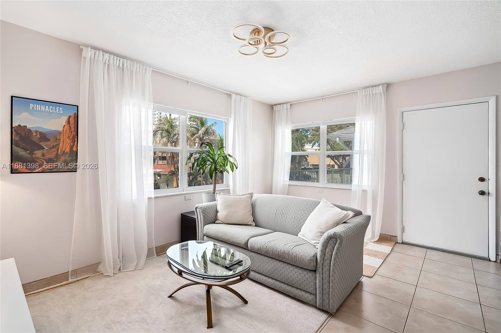 PALMVIEW CONDOMINIUM APAR - Residential