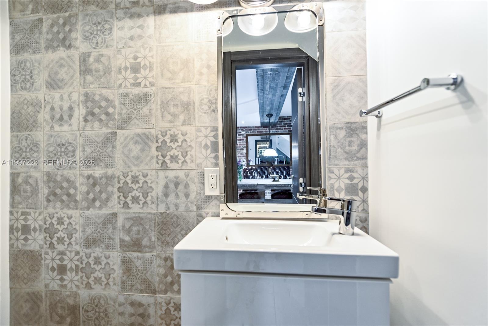 TRACY CONDO - Residential Lease