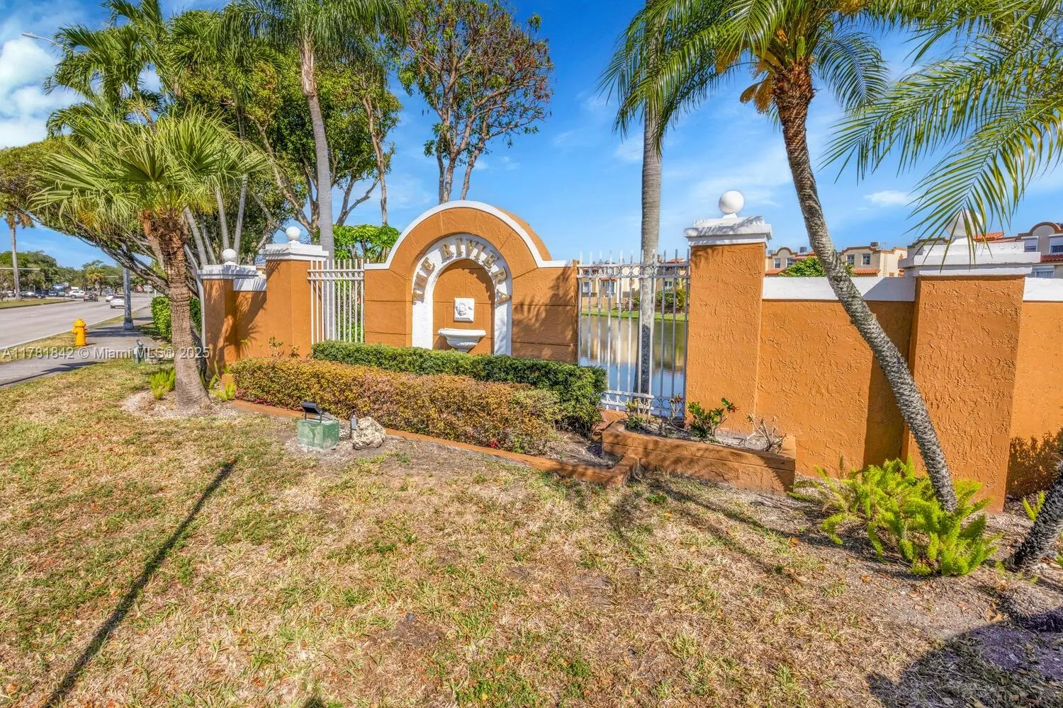 Miami, Florida 33126, United States, 3 Bedrooms Bedrooms, ,3 BathroomsBathrooms,Residential,Active,107338