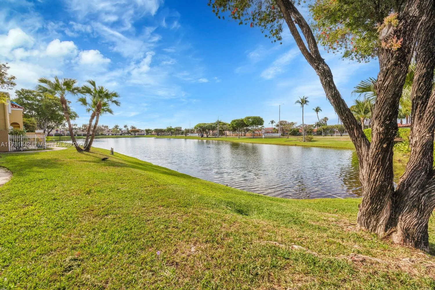 Miami, Florida 33126, United States, 3 Bedrooms Bedrooms, ,3 BathroomsBathrooms,Residential,Active,107338