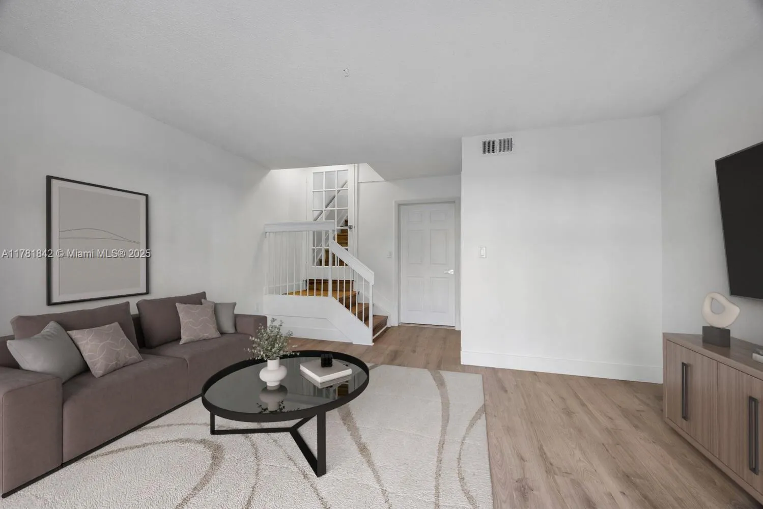 Miami, Florida 33126, United States, 3 Bedrooms Bedrooms, ,3 BathroomsBathrooms,Residential,Active,107338