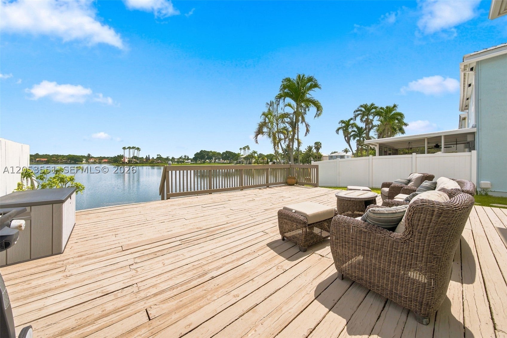 6633 Bayfront Dr