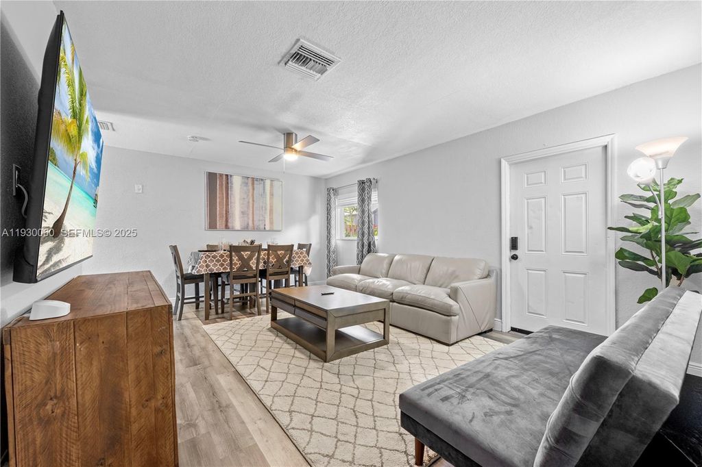 Photo of 1208 NE 5th Ave #3, Fort Lauderdale, FL 33304 (MLS # A11930060)