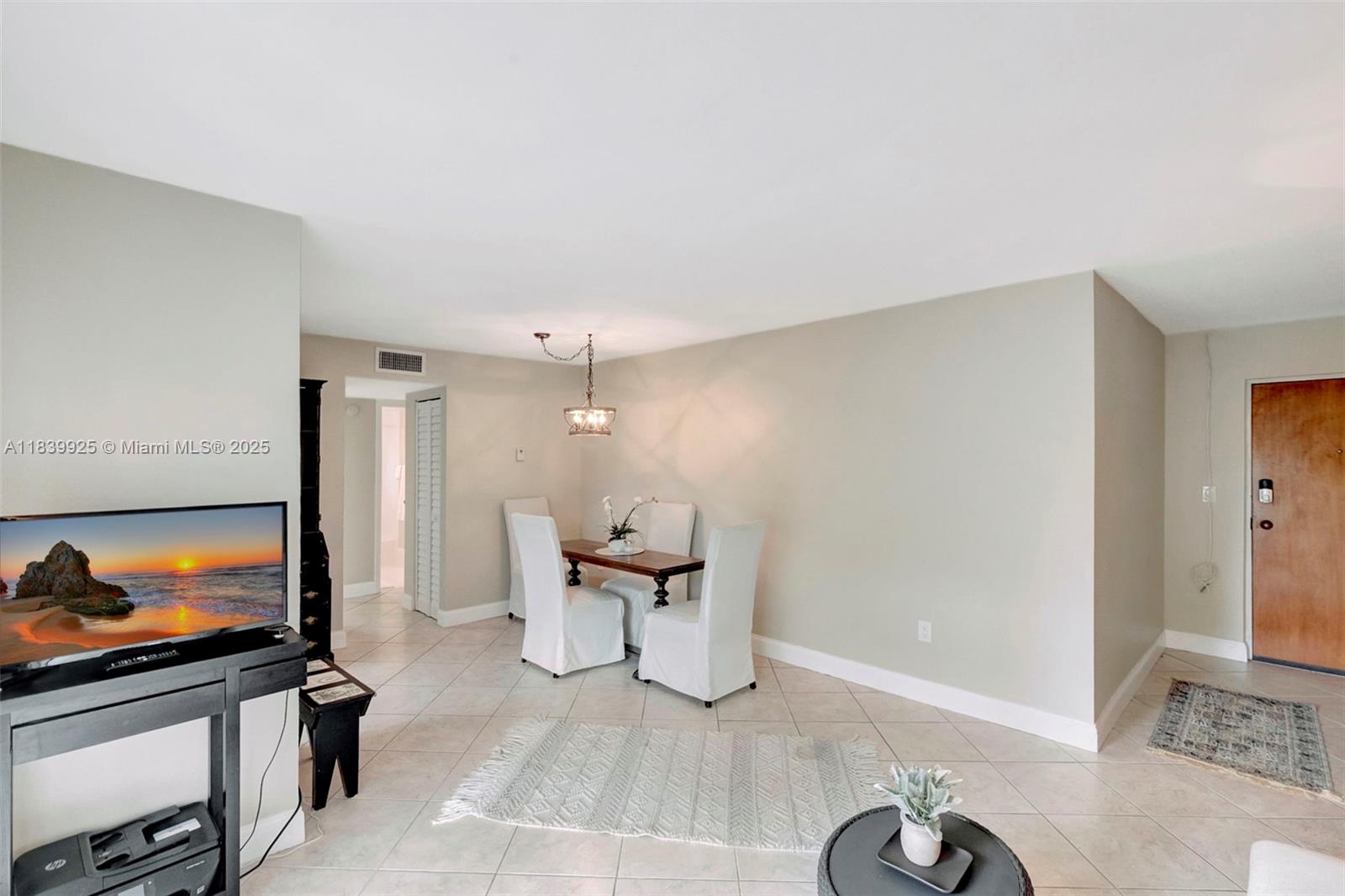 2920 SW 28th Ter 407