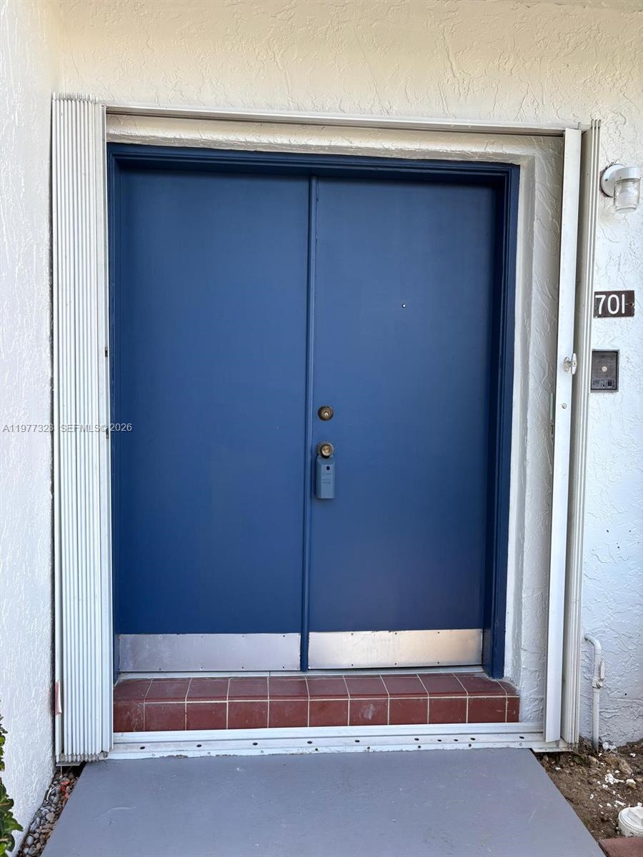 HERITAGE SQUARE CONDO - Residential