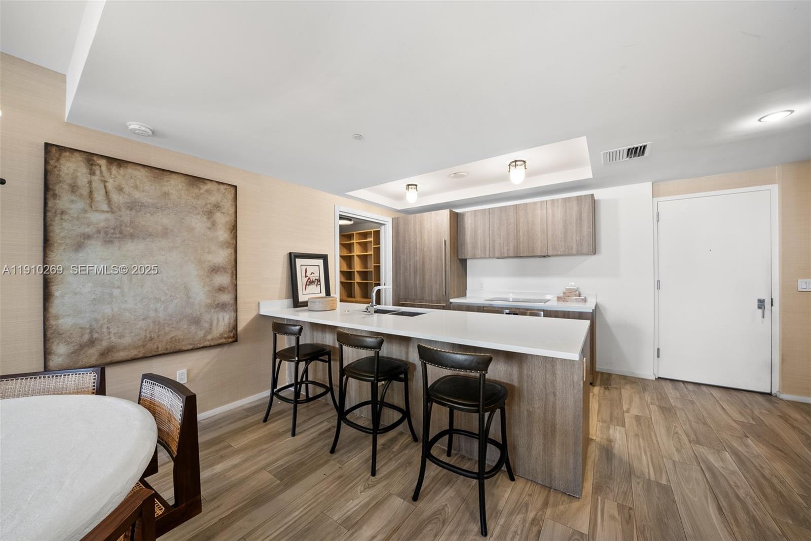 801 SMA RESIDENCES CONDO - Residential