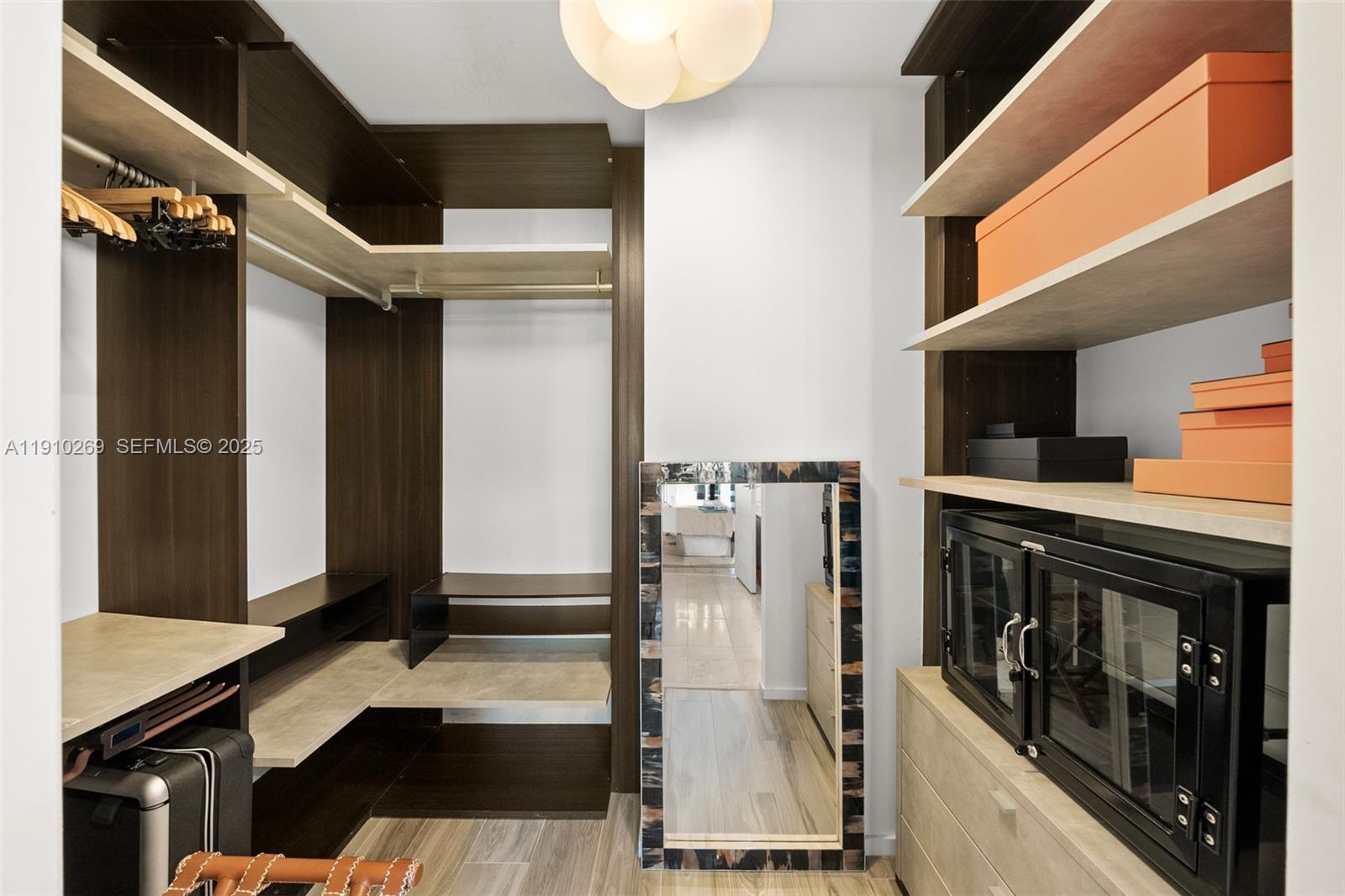 801 SMA RESIDENCES CONDO - Residential