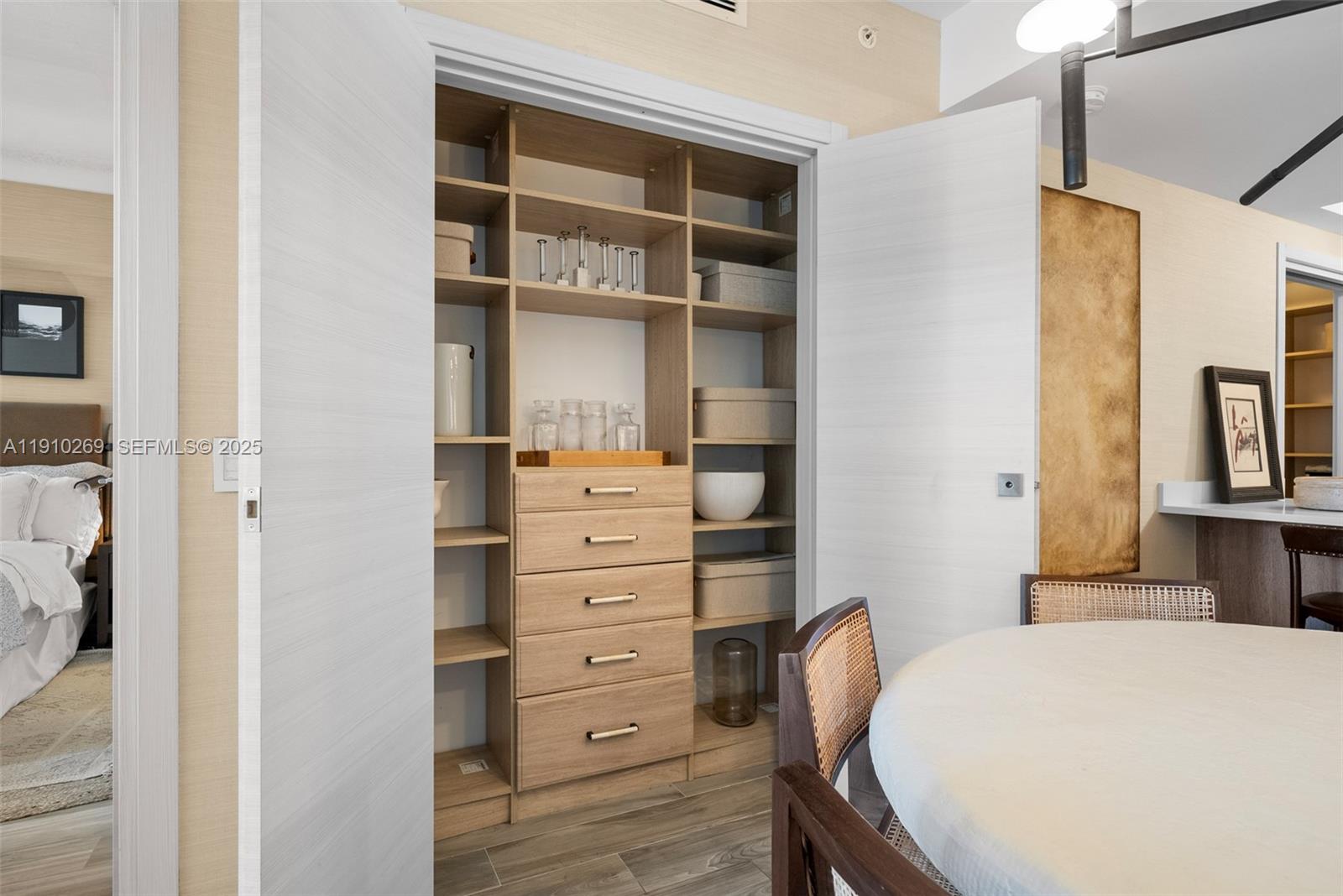 801 SMA RESIDENCES CONDO - Residential