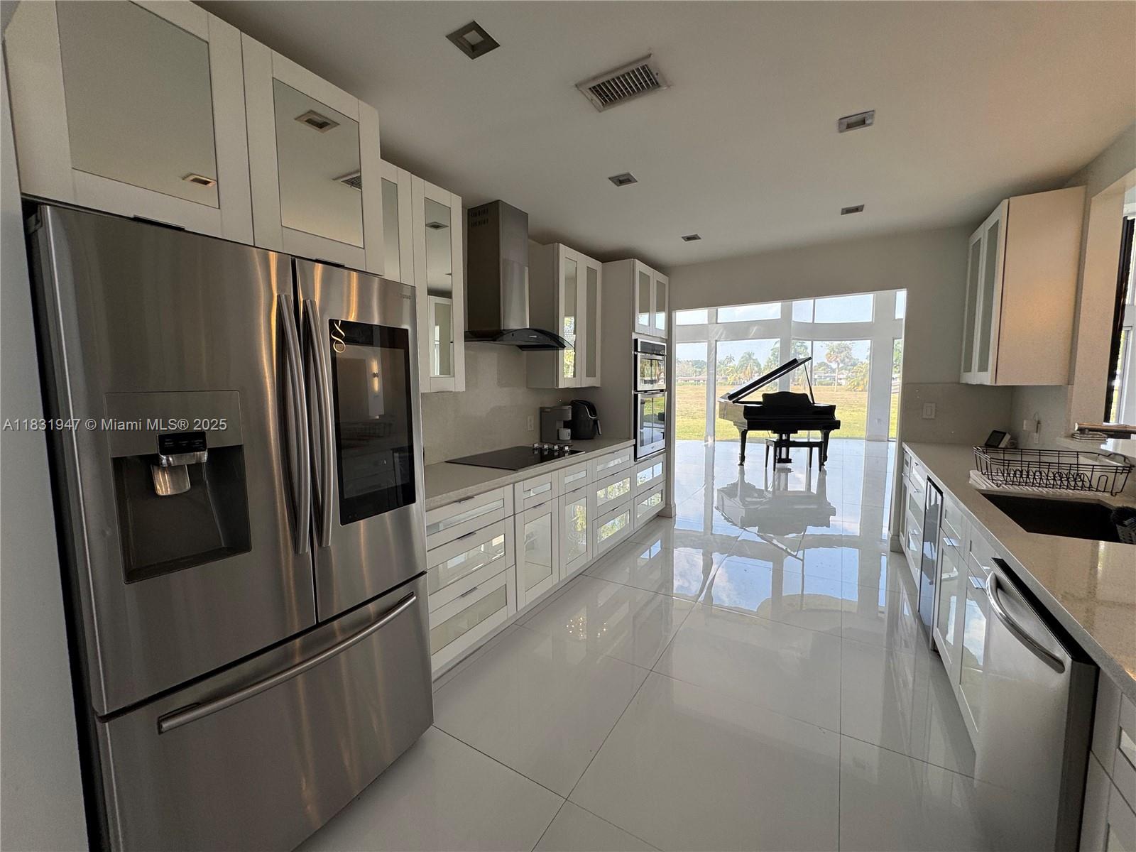 6003 Umbrella Tree Ln