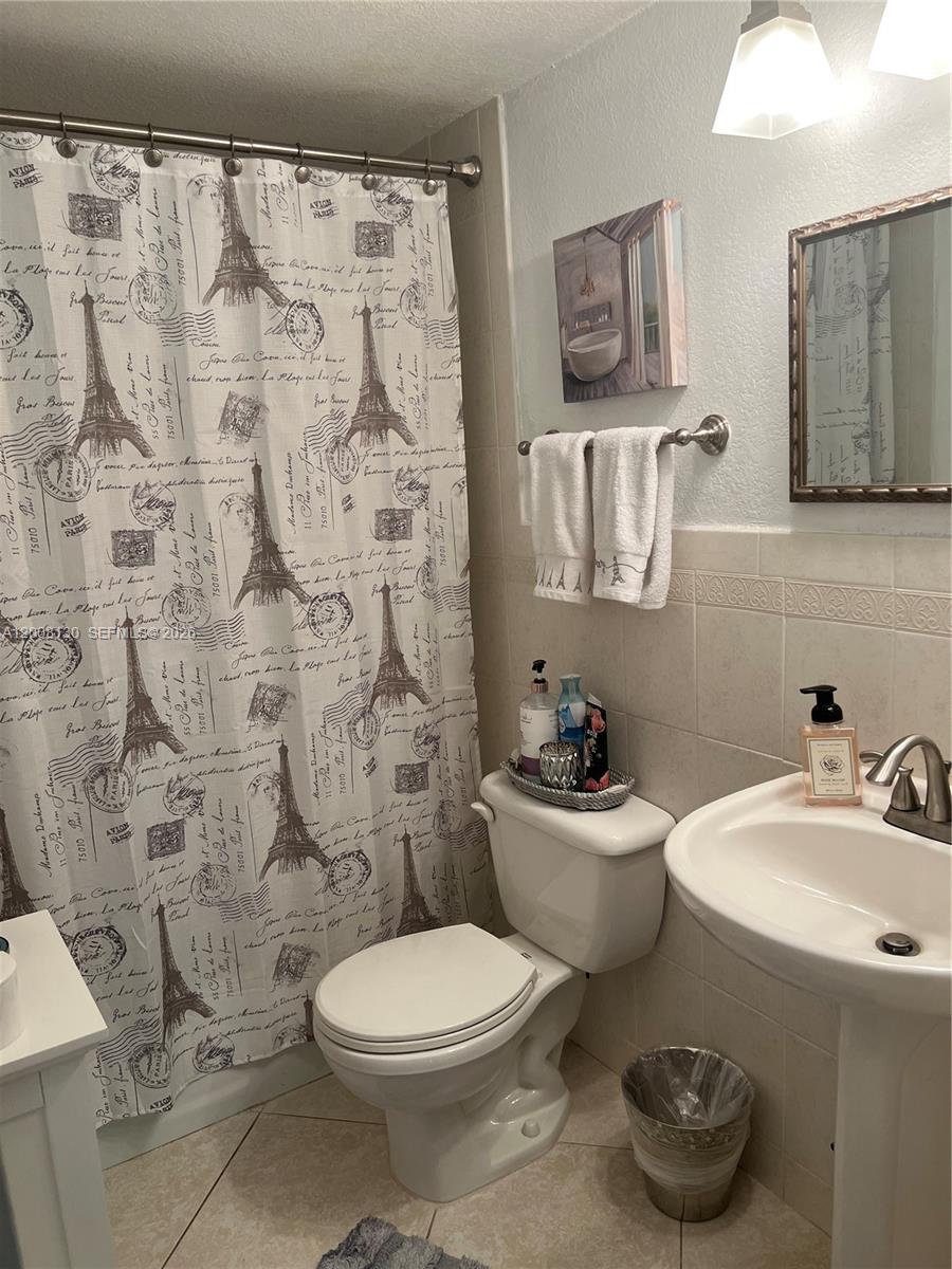 THE LEDGES CONDO - Residential