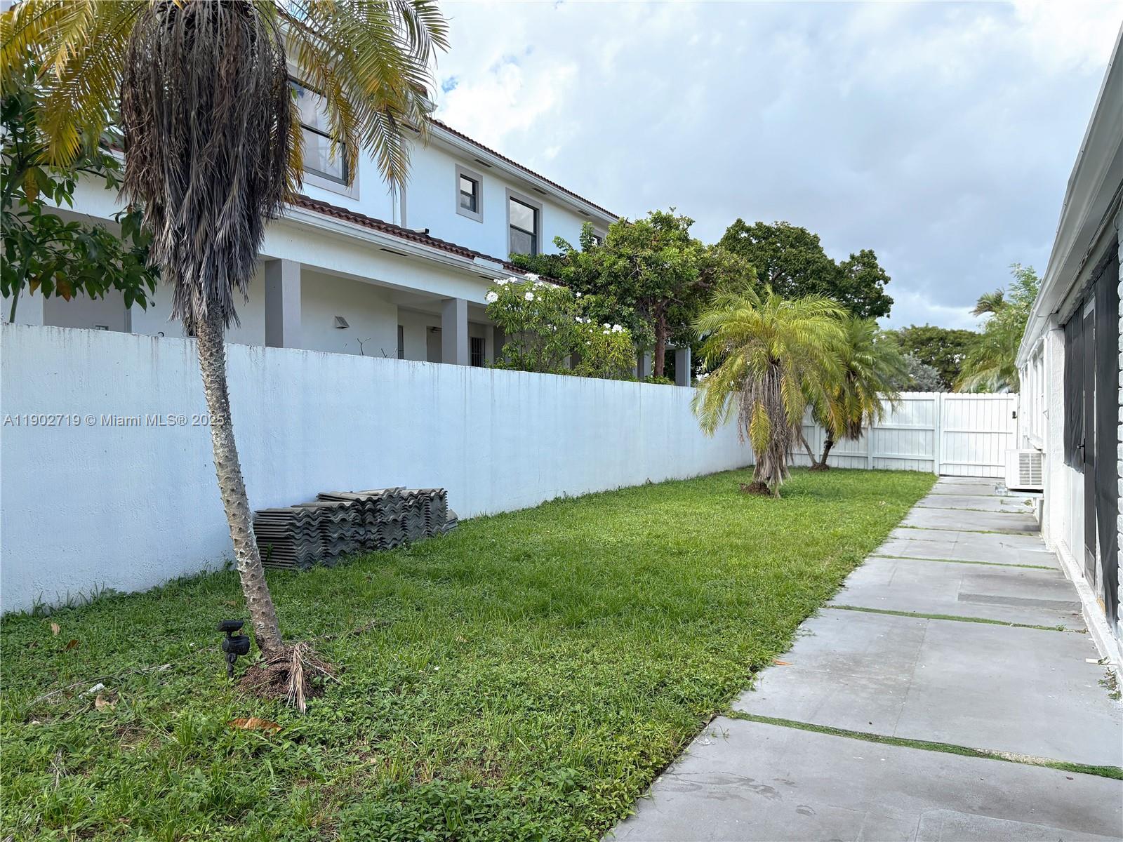 THOMAS ESTATES - Residential Lease