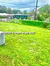 HOLLYWOOD HILLS - Residential