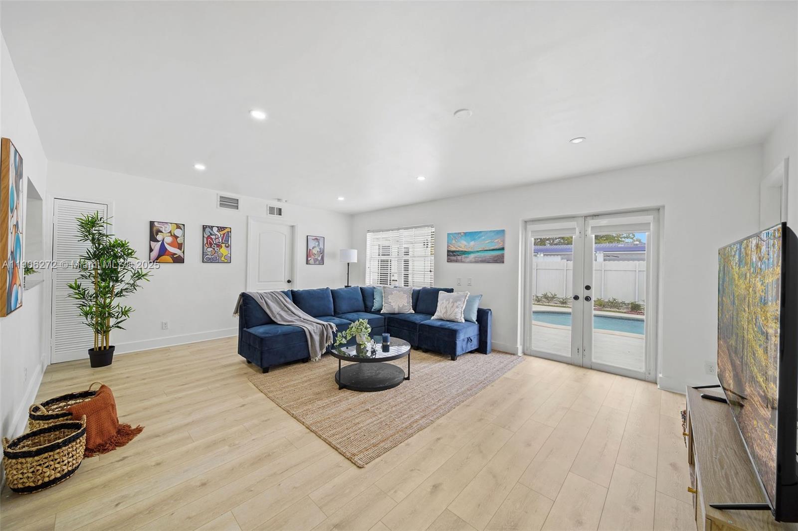 CORAL GARDENS 1ST ADDN - Residential