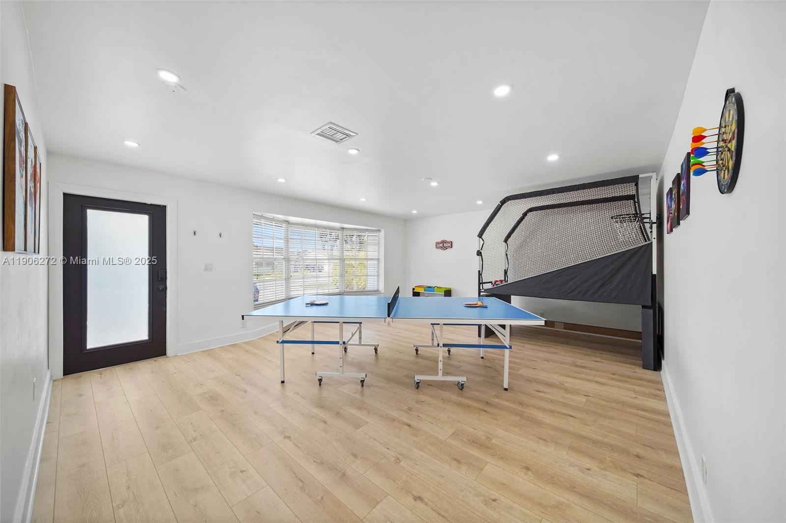 CORAL GARDENS 1ST ADDN - Residential