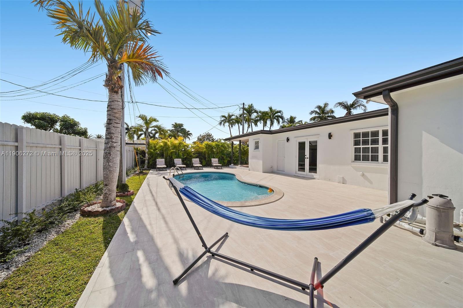 CORAL GARDENS 1ST ADDN - Residential