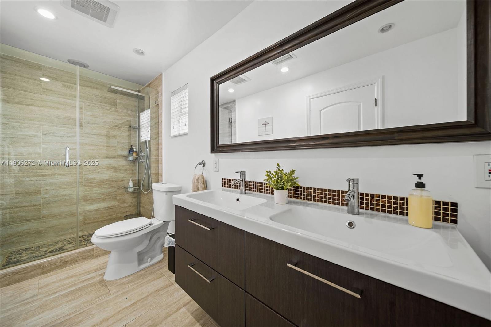 CORAL GARDENS 1ST ADDN - Residential