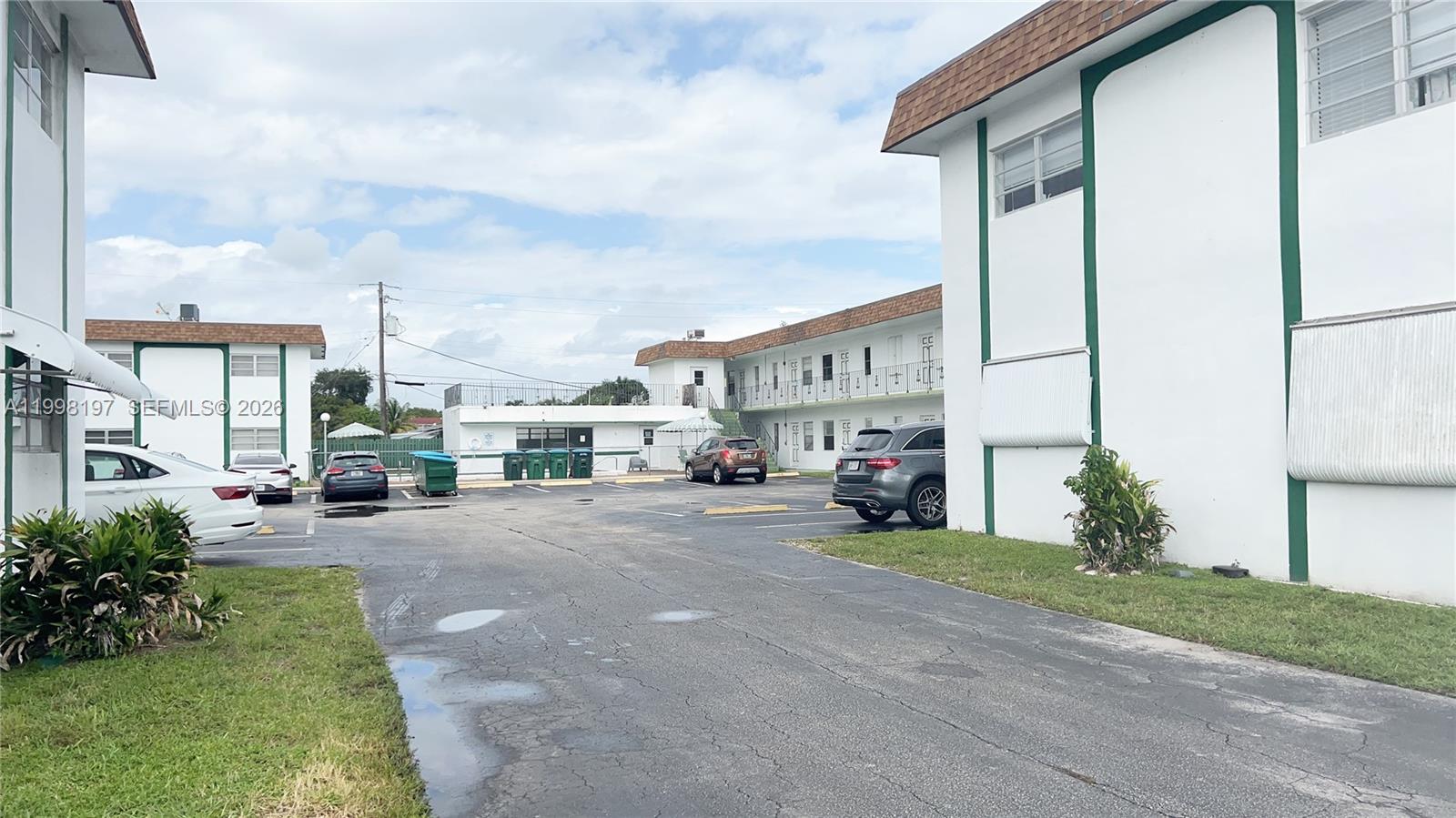 CYPRESS GARDENS CONDOMINI - Residential