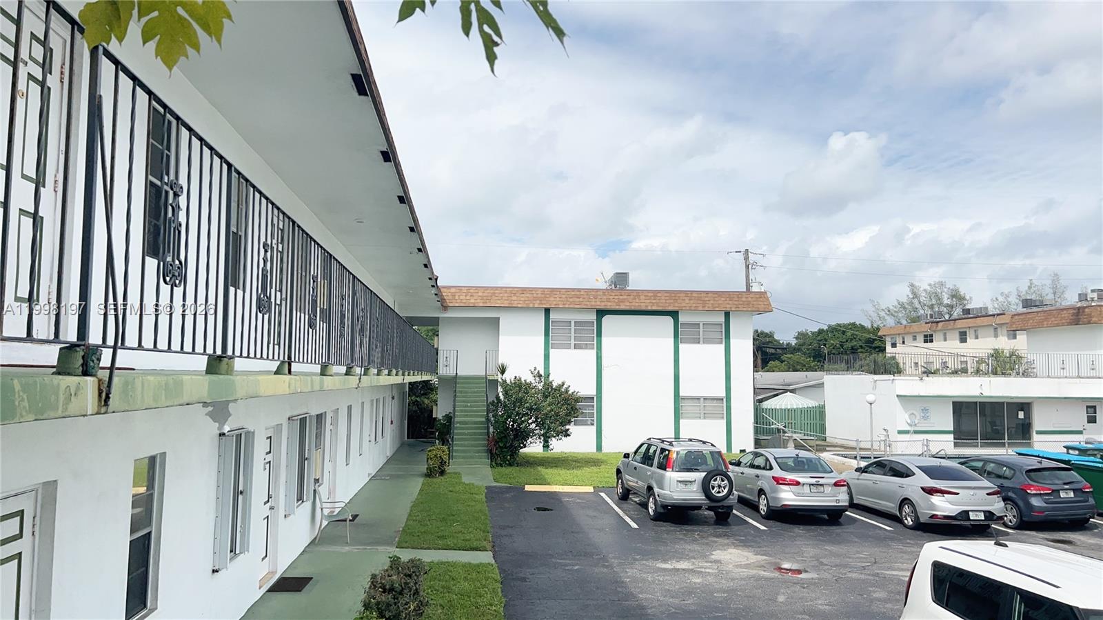 CYPRESS GARDENS CONDOMINI - Residential