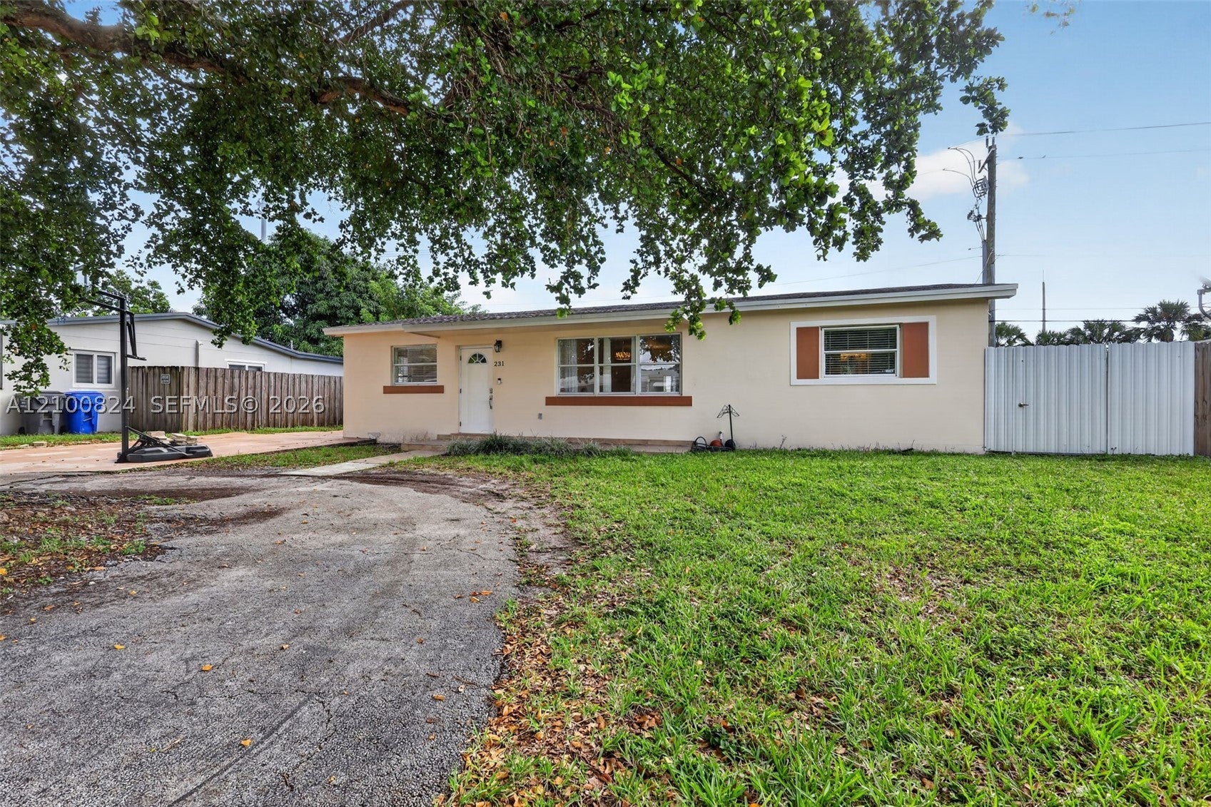 231 N 65th Ter, Hollywood FL 33024