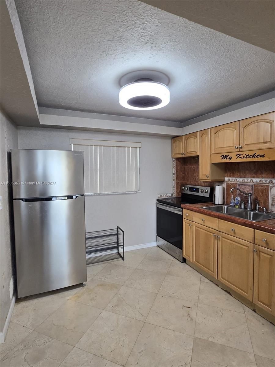 EDEN POINT NORTH CONDO - Residential