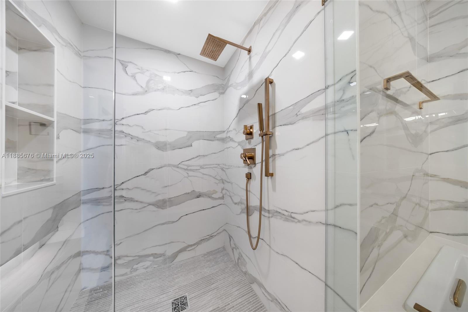 THE LEXI CONDO - Residential Lease