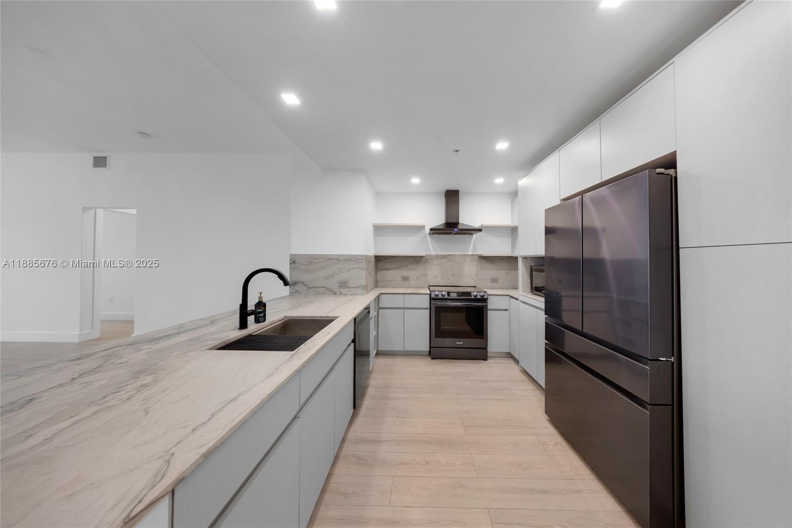 THE LEXI CONDO - Residential Lease