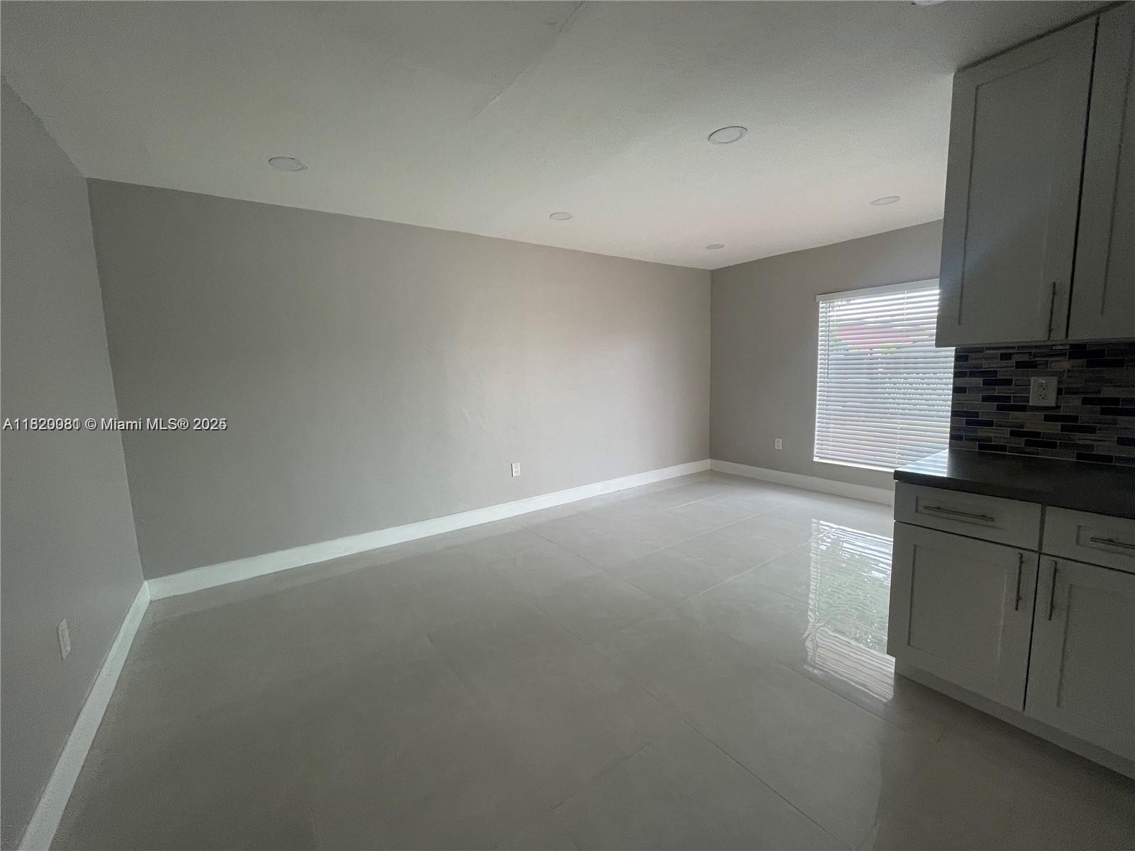 MIRAMAR ISLES SEC 5 - Residential