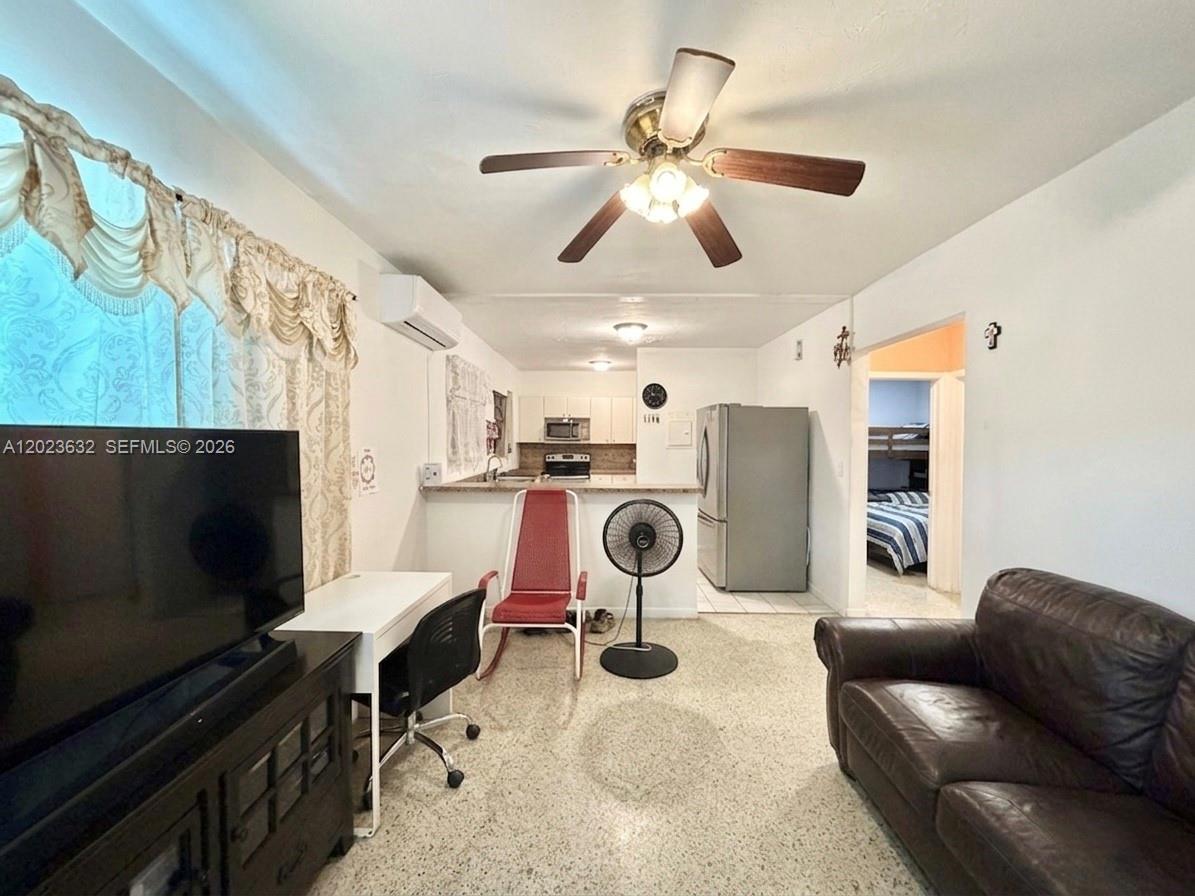 130 NW 16th Ave