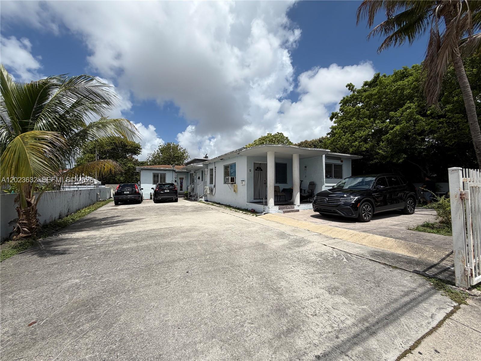 130 NW 16th Ave