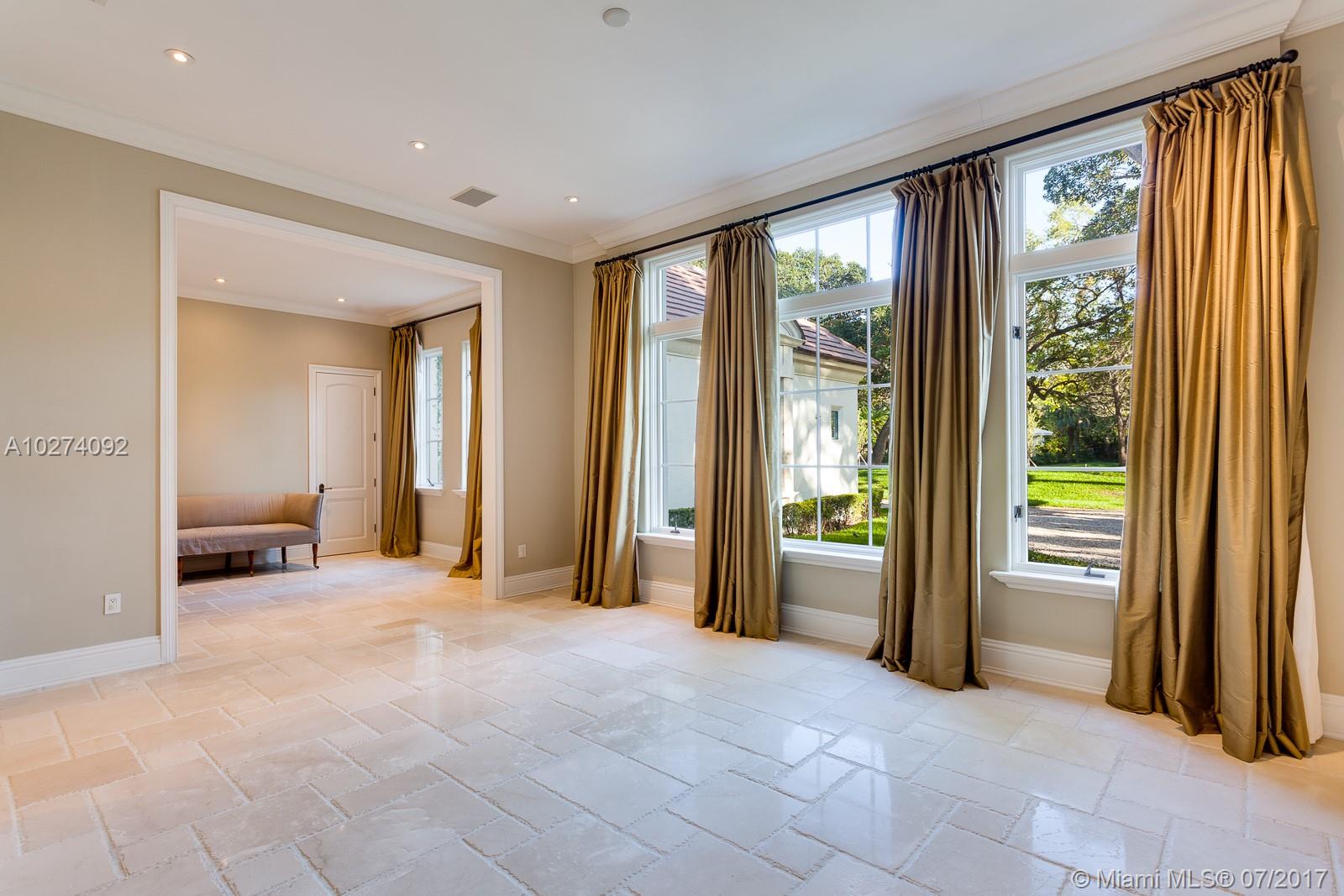 SNAPPER CREEK LAKES SUB - Residential