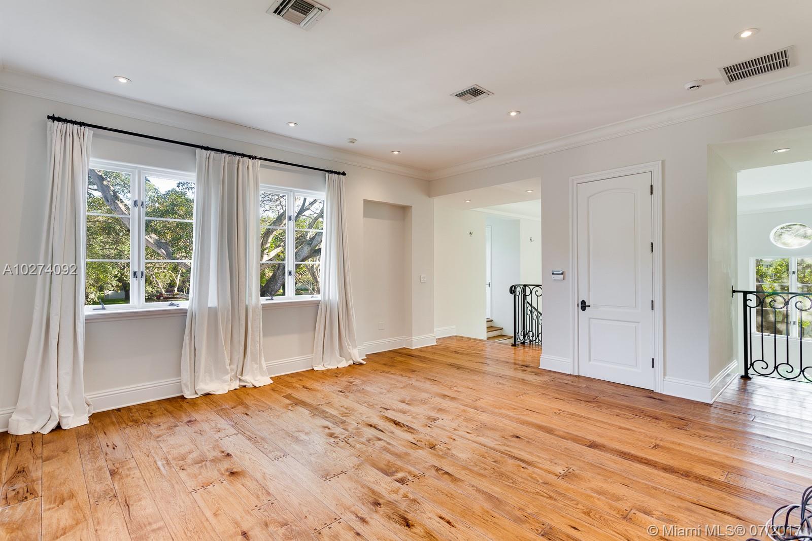 SNAPPER CREEK LAKES SUB - Residential