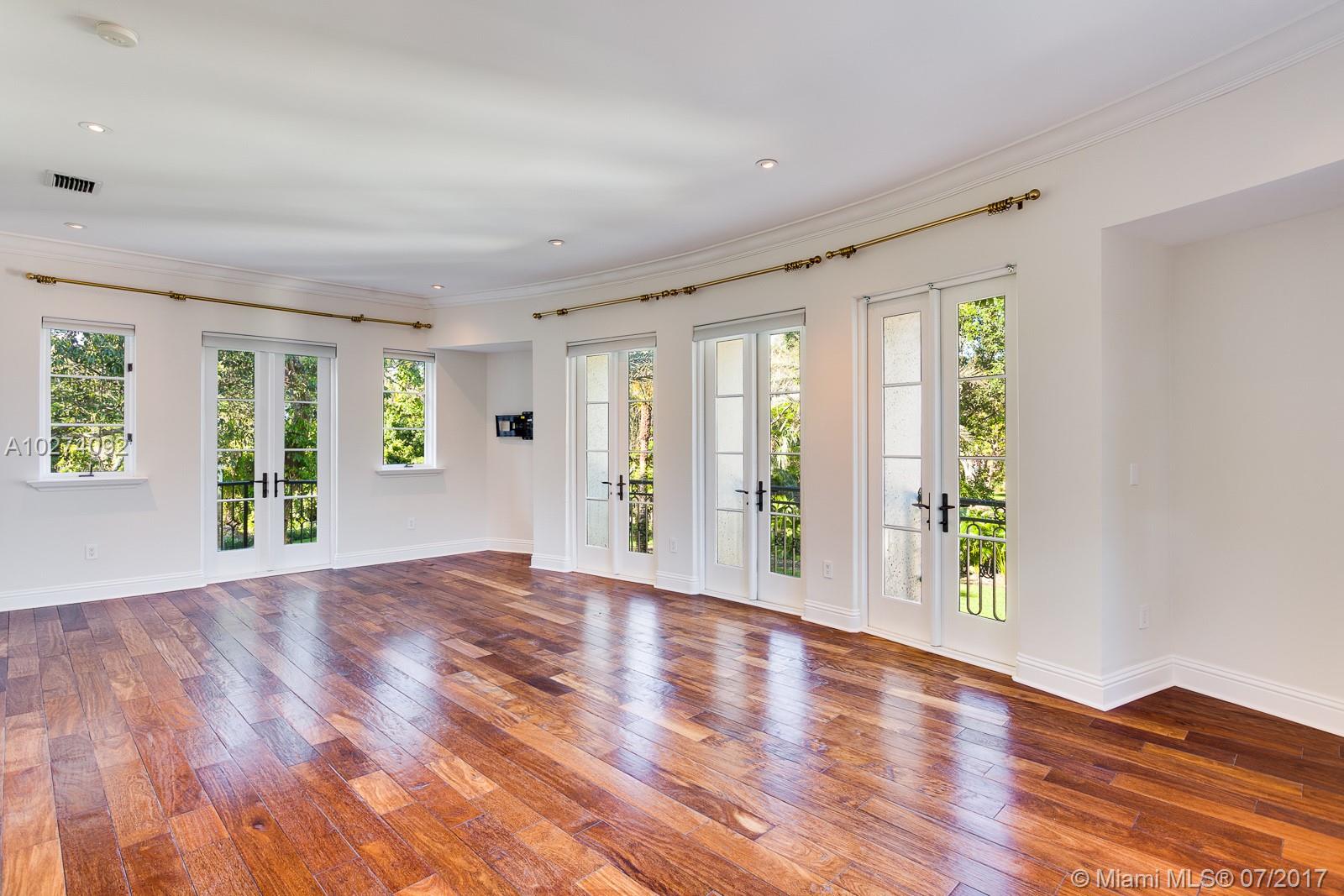 SNAPPER CREEK LAKES SUB - Residential