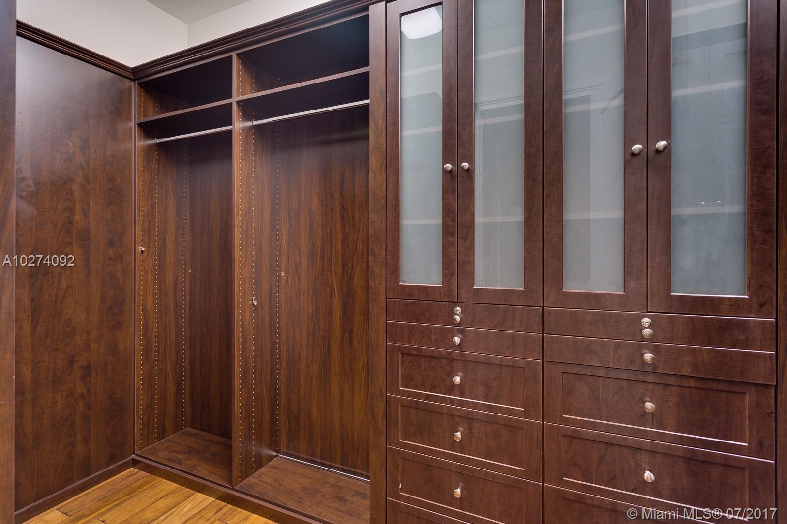 SNAPPER CREEK LAKES SUB - Residential