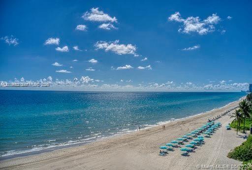 AQUARIUS CONDO - Residential