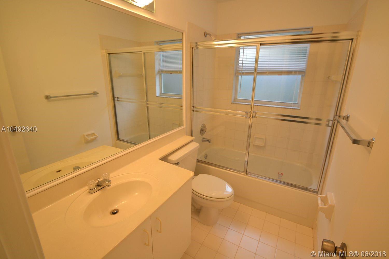 EMBASSY LAKES - Residential Lease