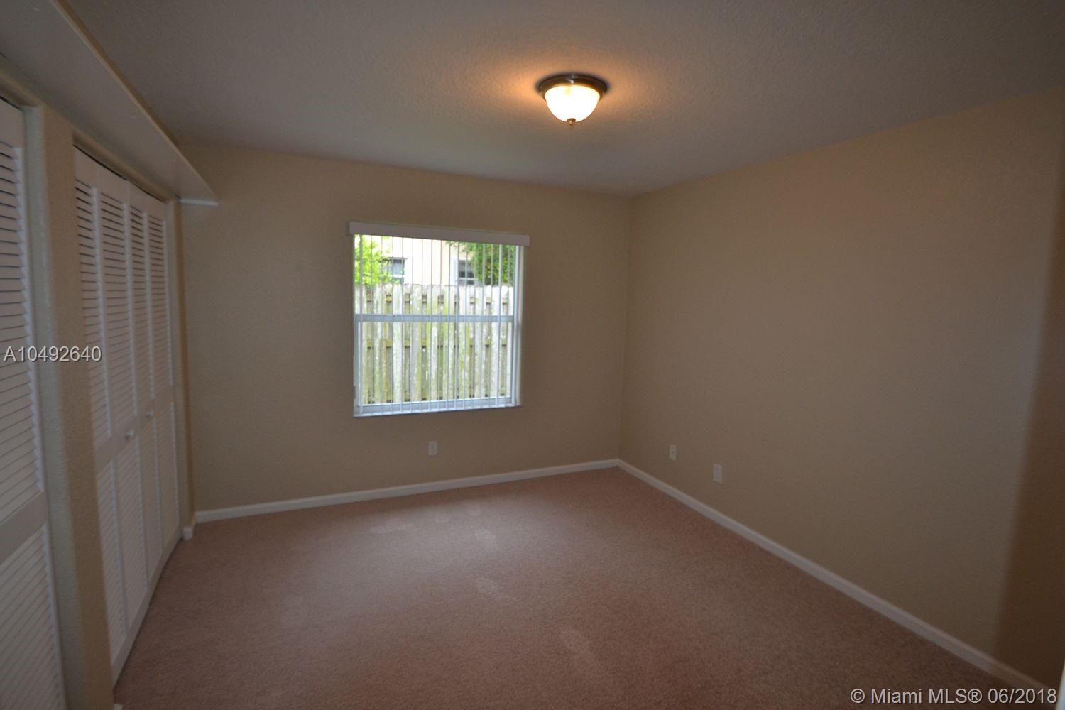 EMBASSY LAKES - Residential Lease