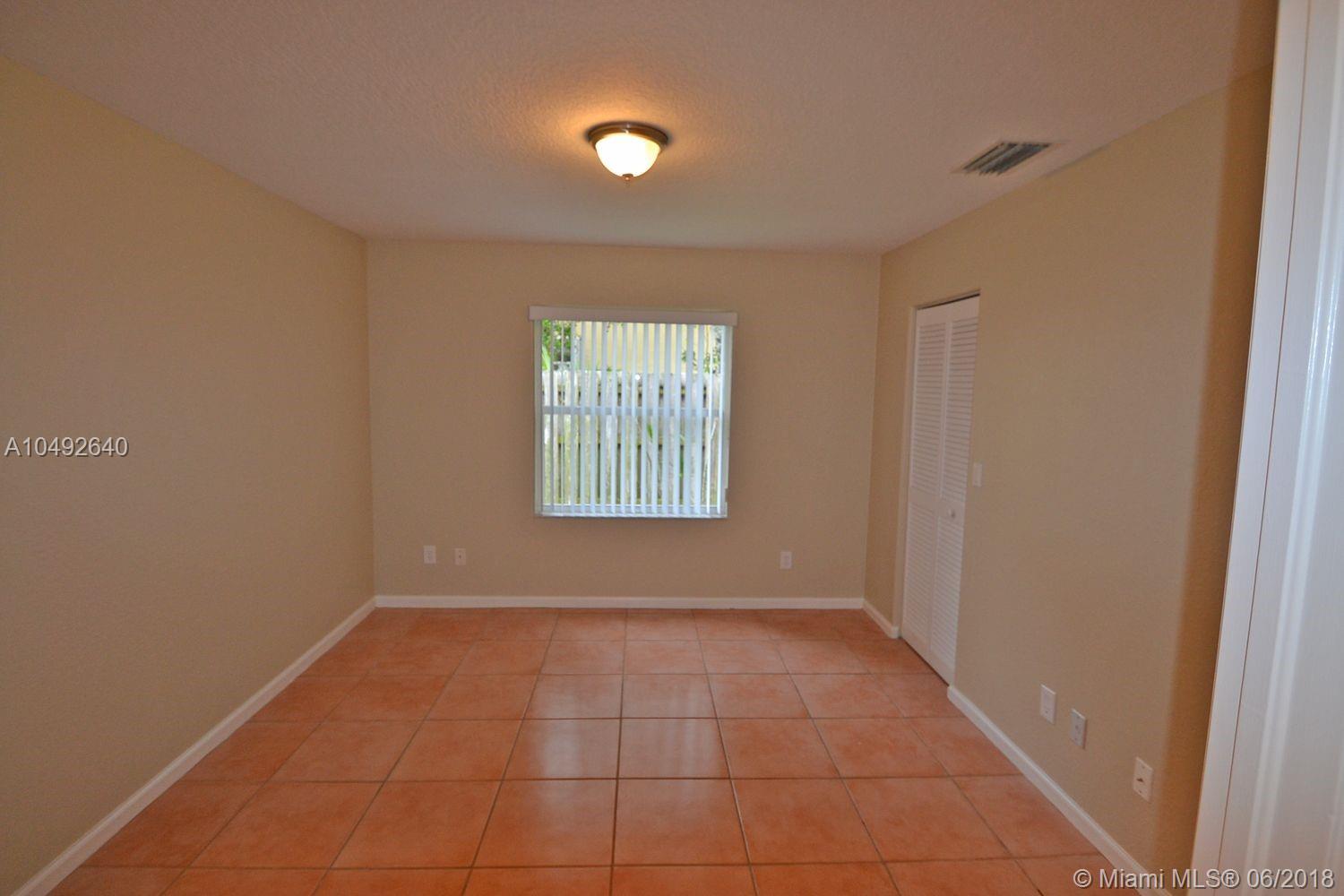 EMBASSY LAKES - Residential Lease