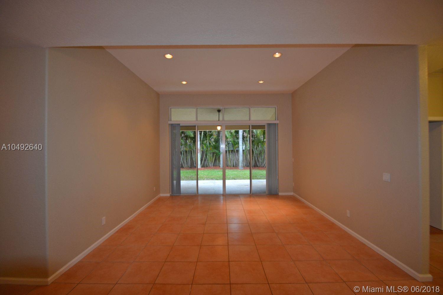 EMBASSY LAKES - Residential Lease