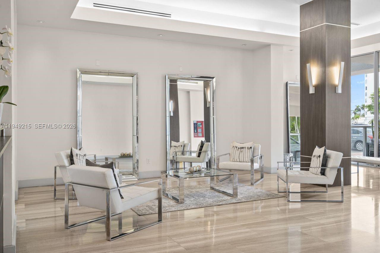 BAYVIEW TERR CONDO - Residential