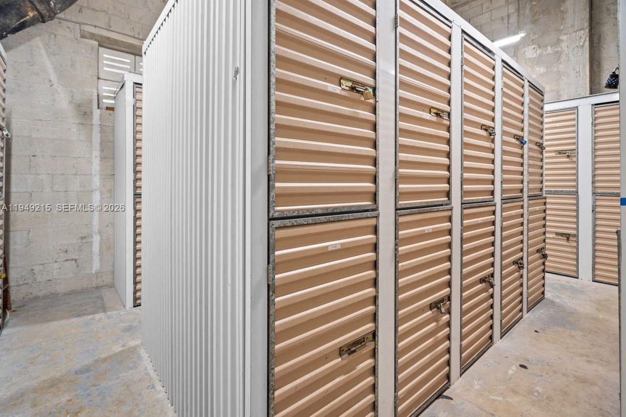 BAYVIEW TERR CONDO - Residential