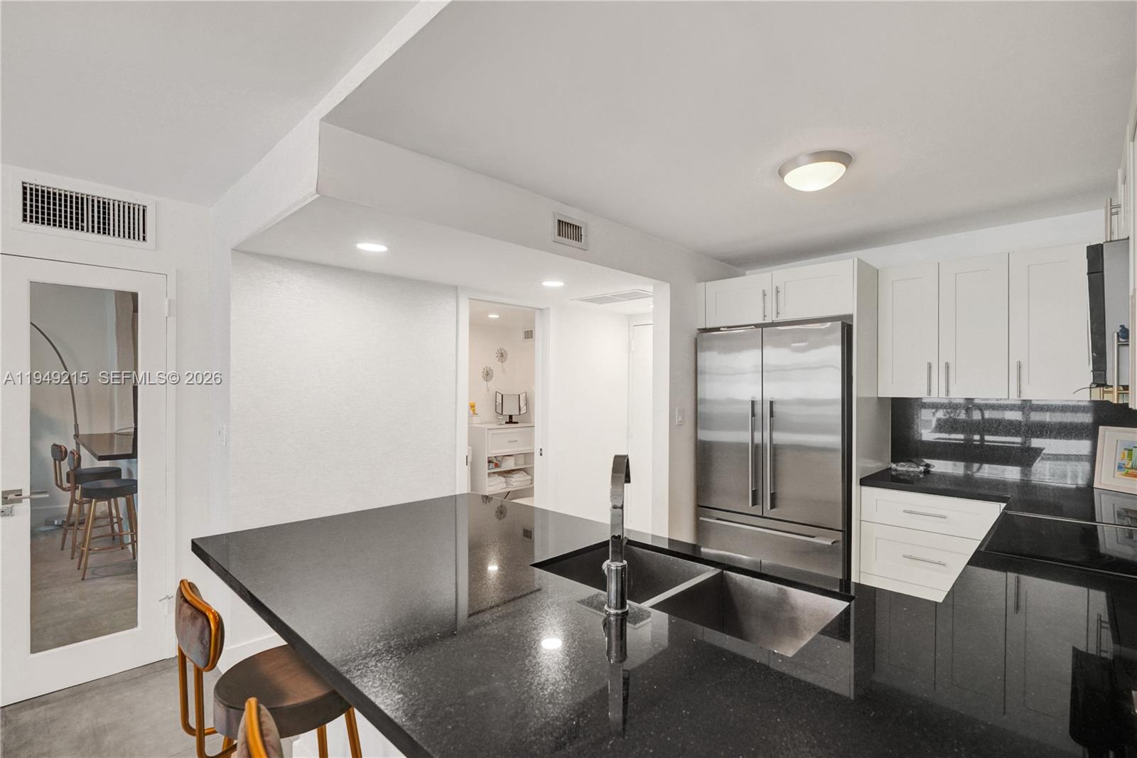 BAYVIEW TERR CONDO - Residential